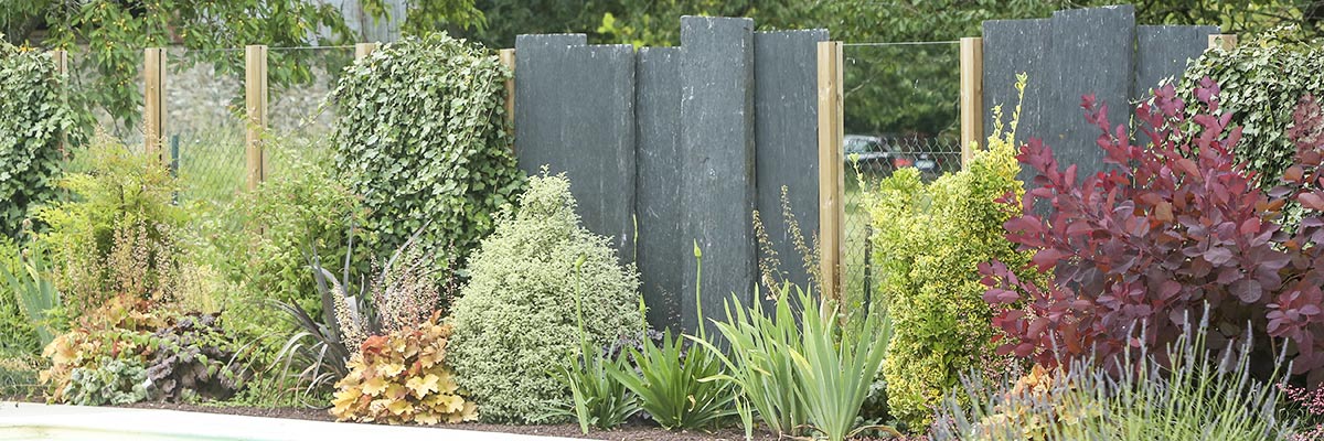 Serrault Jardins vous propose une large gamme de clôture pour votre jardin.