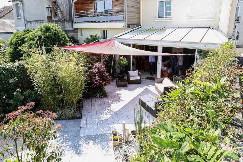 Serrault Jardins, entreprise du paysage est un professionnel de la terrasses, des accès de garage en Touraine.