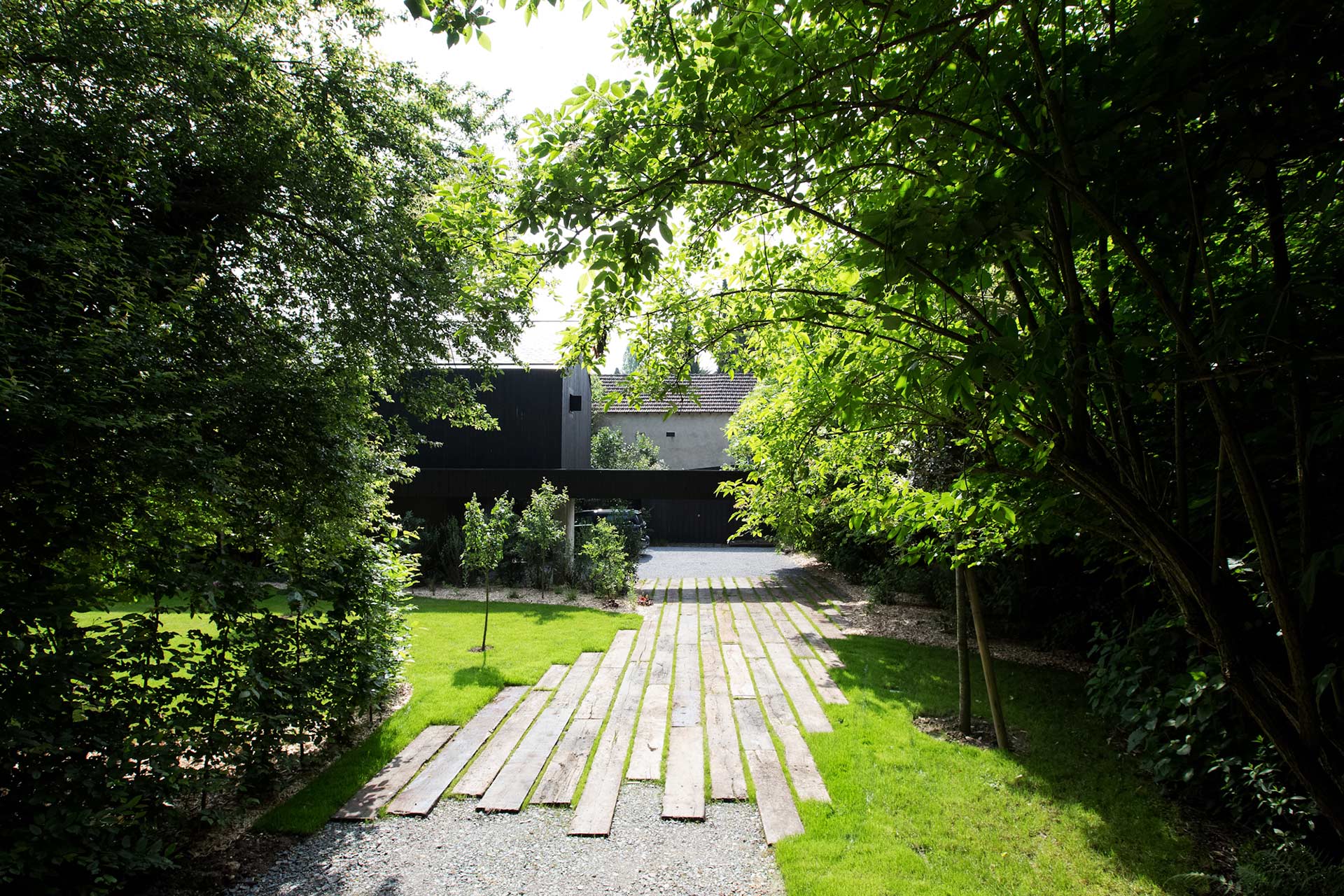 Serrault Jardins, paysagiste à la Ville aux Dames réalise des jardin sur mesure en fonction des besoins et envies du son client.