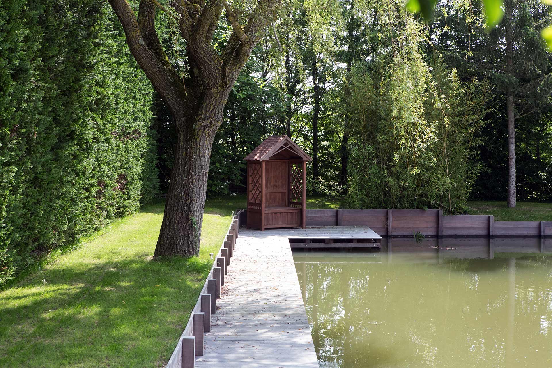 Serrault Jardins paysagiste à la Ville aux Dames non loin de Tours réalise des bassins naturels..